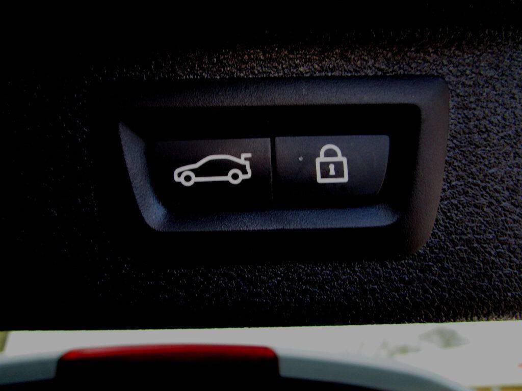 2016 BMW X5 Image 32