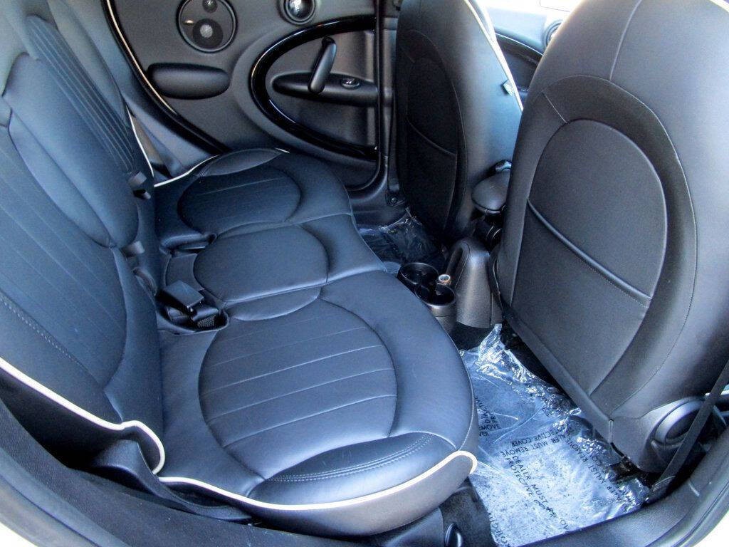 2014 MINI Countryman Image 16