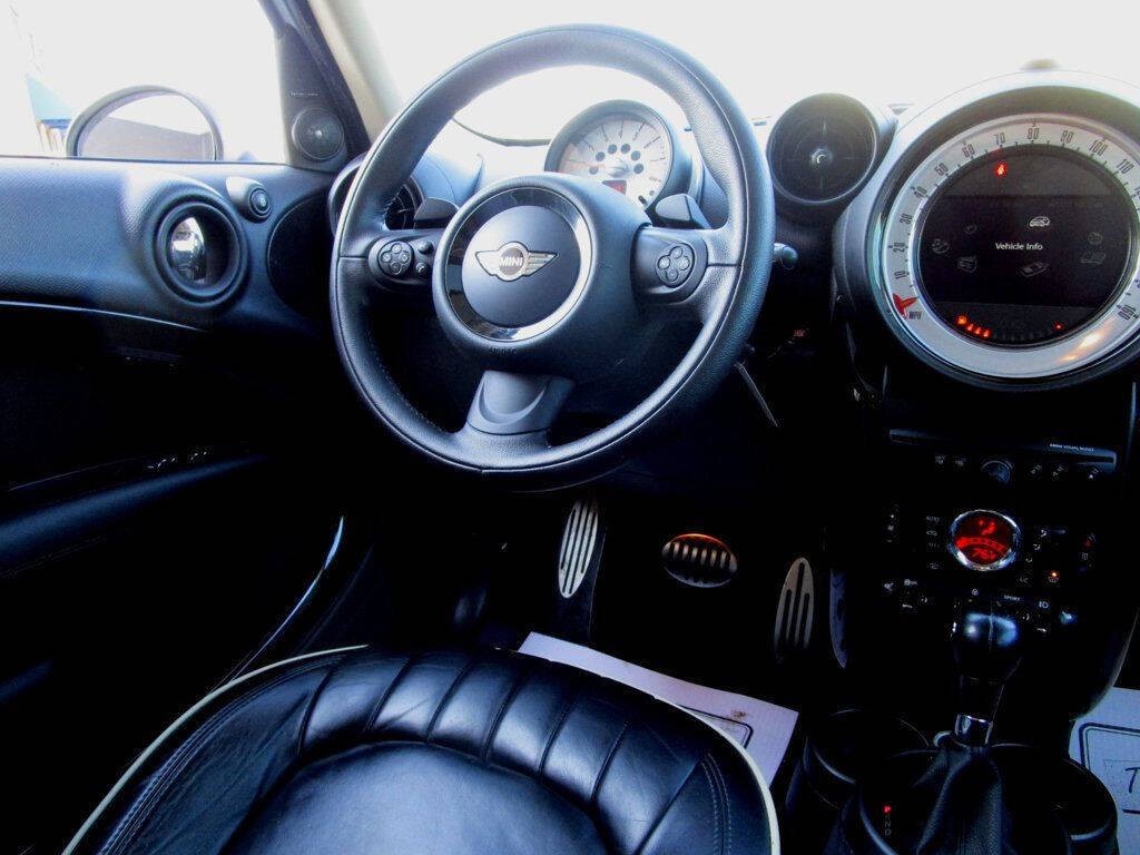 2014 MINI Countryman Image 17