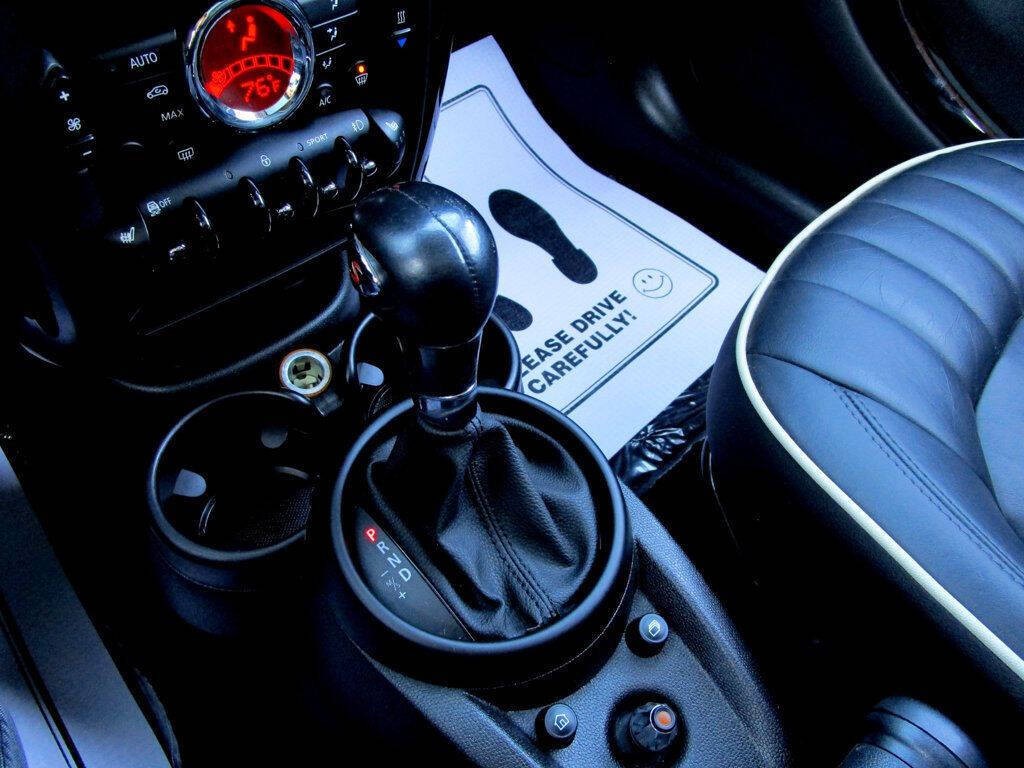 2014 MINI Countryman Image 22