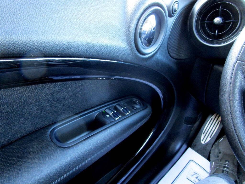 2014 MINI Countryman Image 27