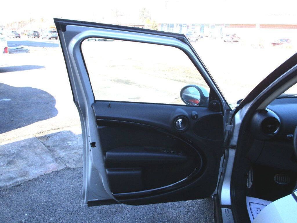 2014 MINI Countryman Image 29