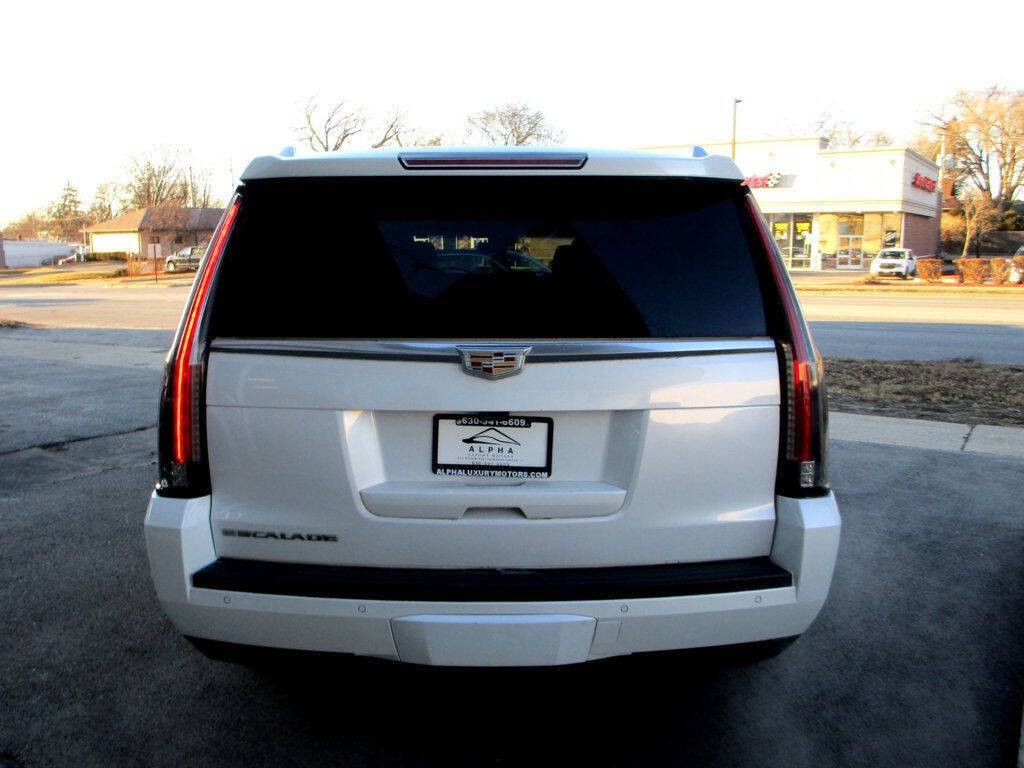 2017 Cadillac Escalade Image 9