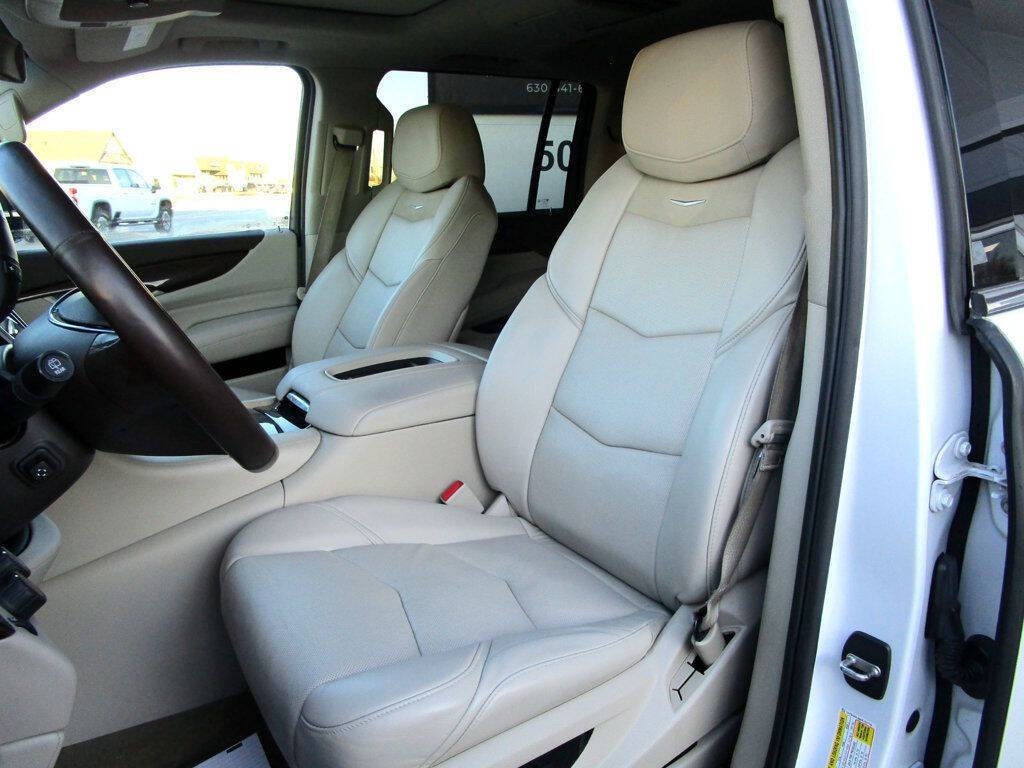 2017 Cadillac Escalade Image 15