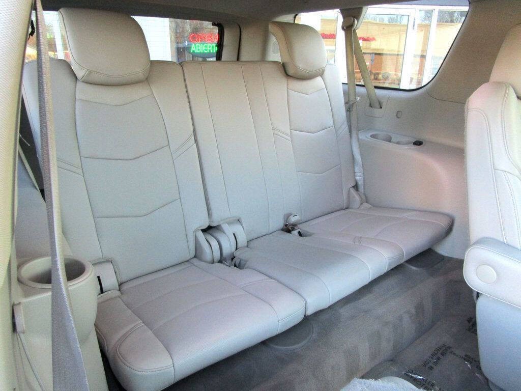 2017 Cadillac Escalade Image 20