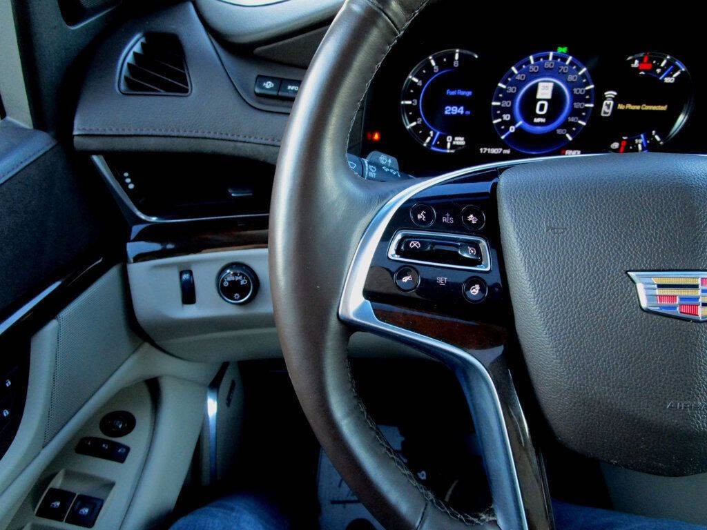 2017 Cadillac Escalade Image 23