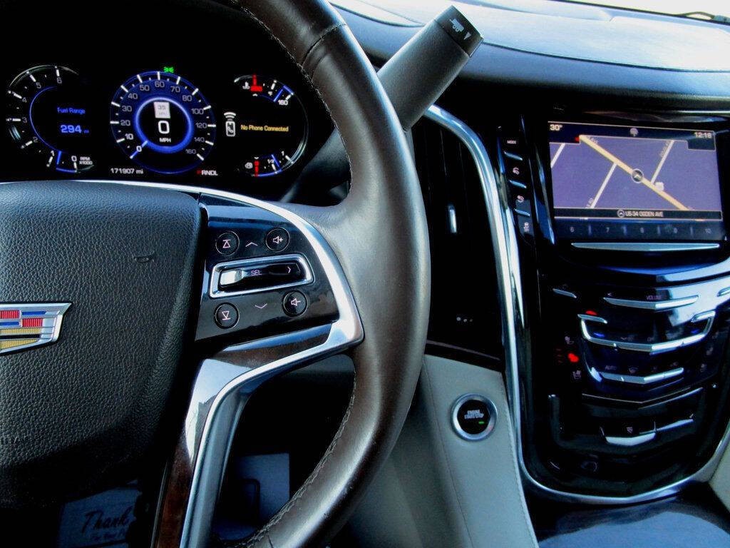 2017 Cadillac Escalade Image 24