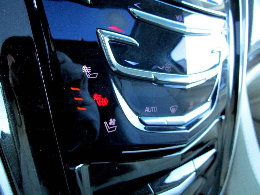 2017 Cadillac Escalade Image 26