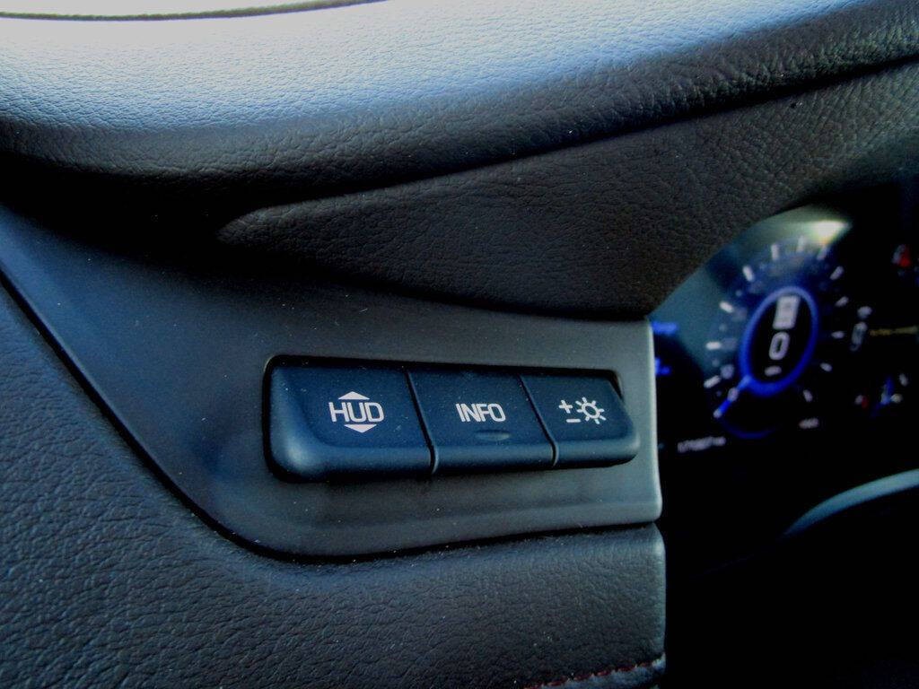 2017 Cadillac Escalade Image 30