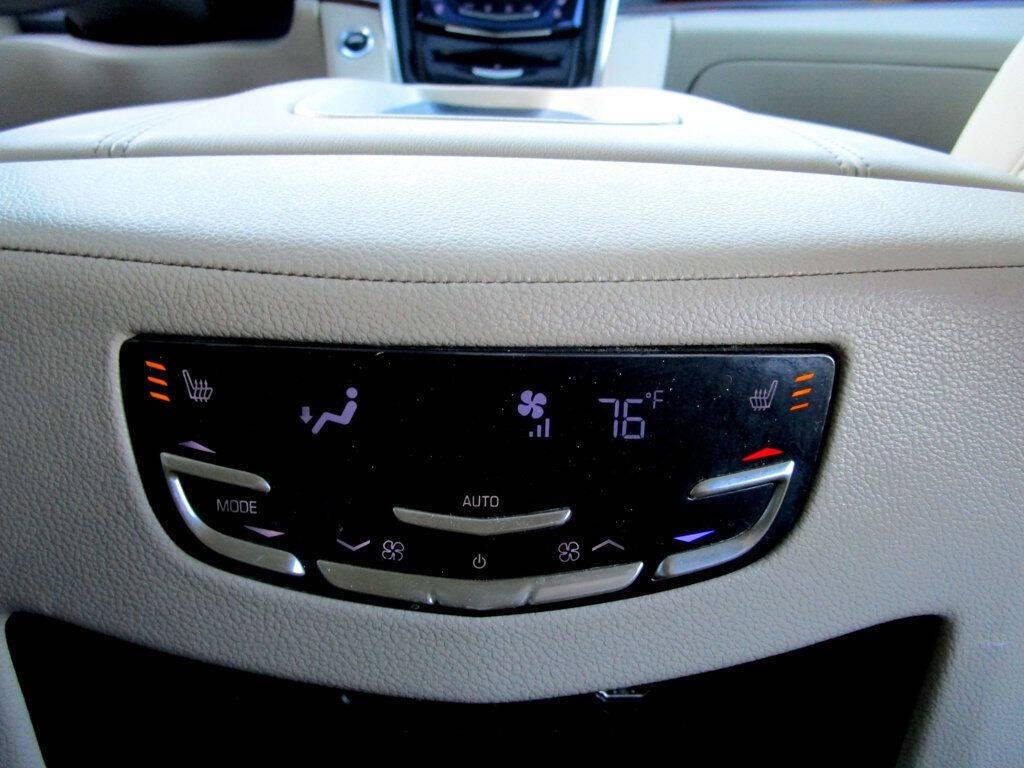 2017 Cadillac Escalade Image 31