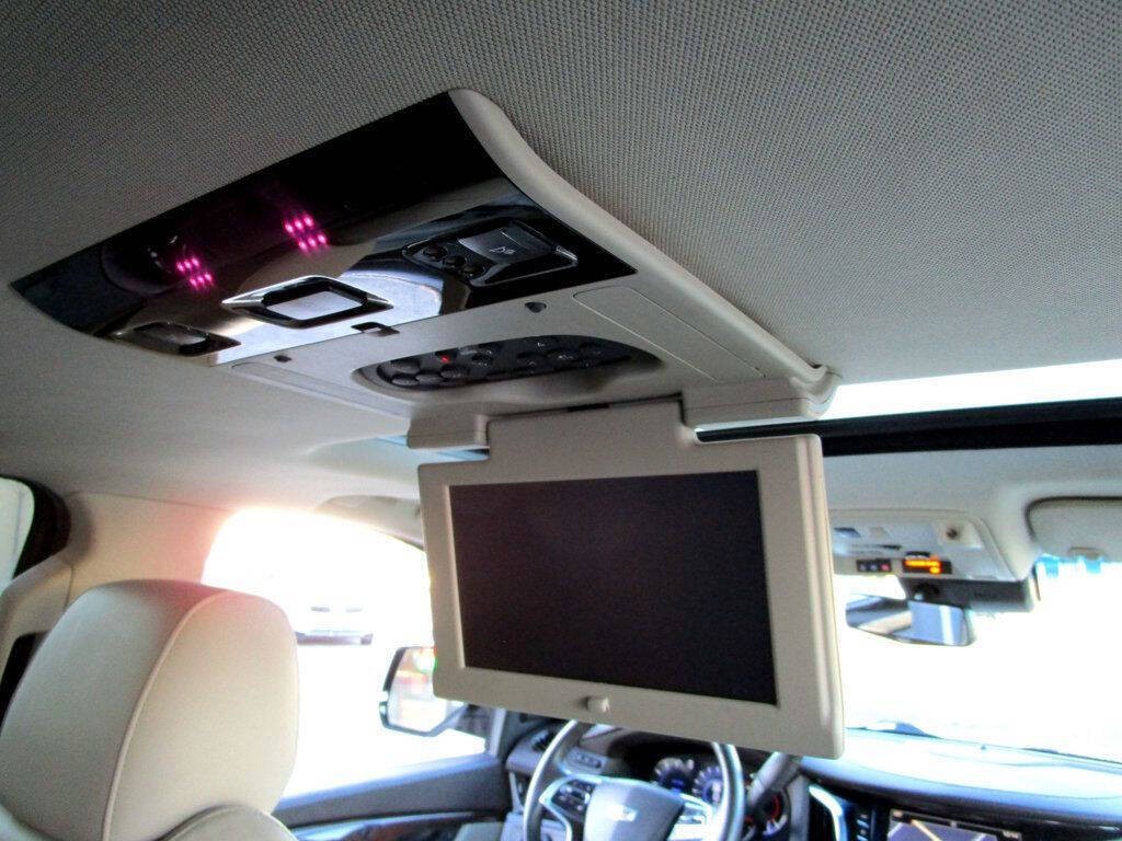 2017 Cadillac Escalade Image 33
