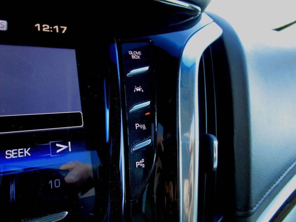 2017 Cadillac Escalade Image 37