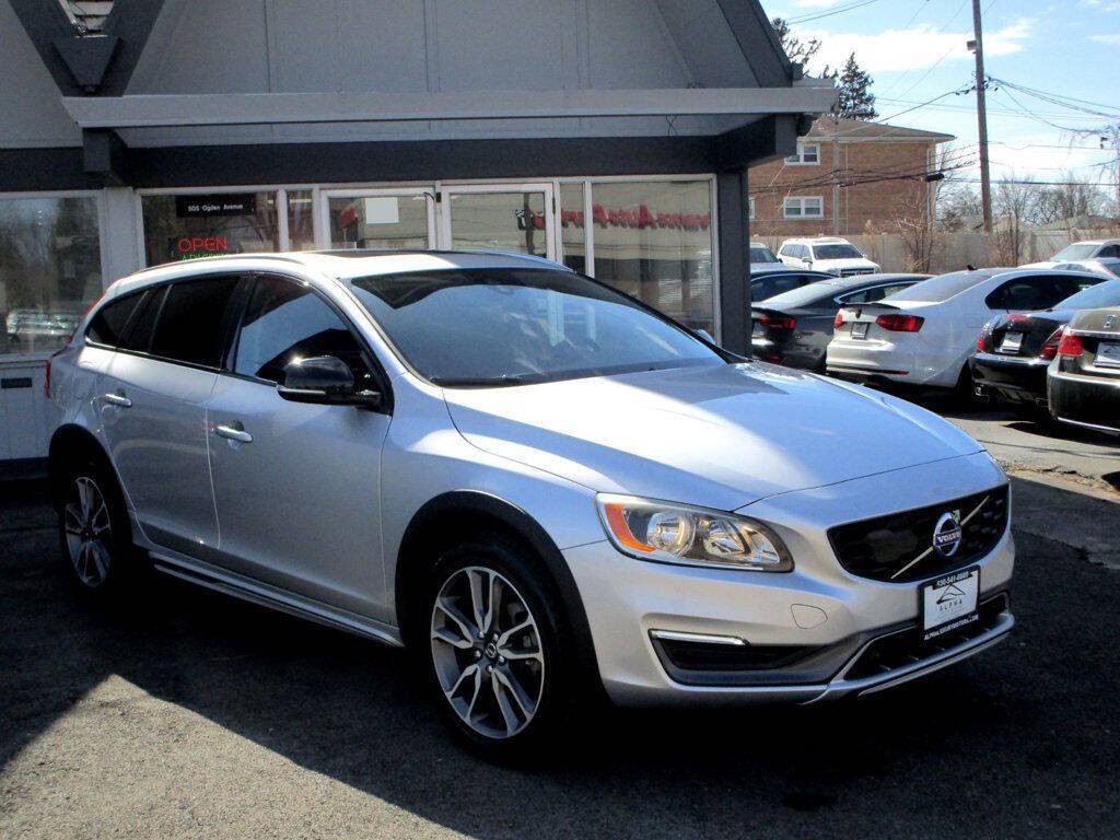 2015 Volvo V60 Image 7