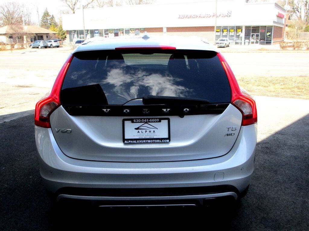 2015 Volvo V60 Image 9