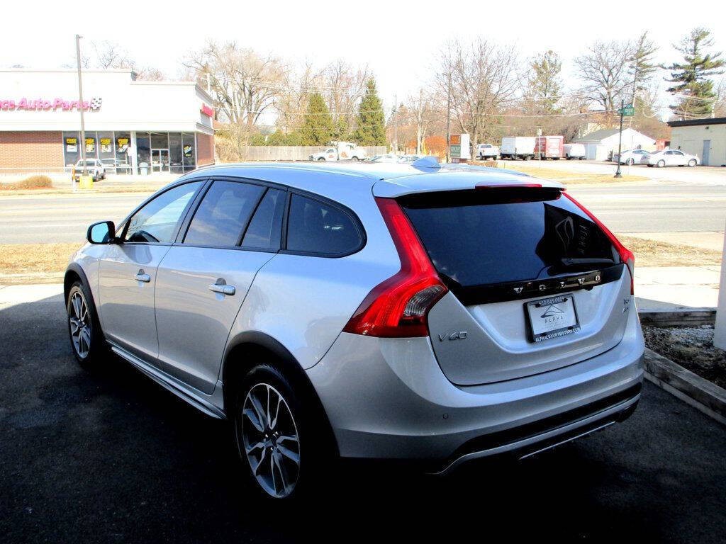 2015 Volvo V60 Image 10