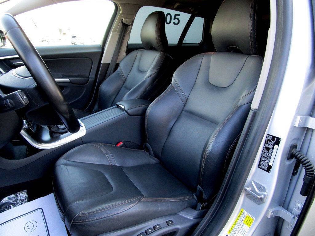 2015 Volvo V60 Image 15