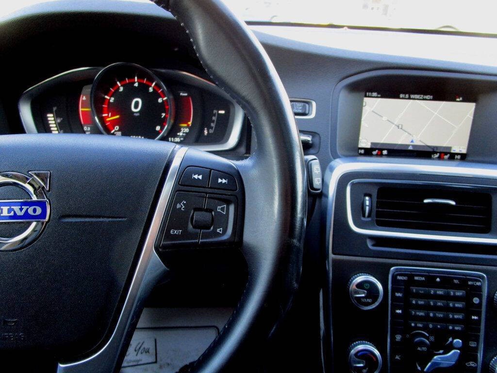 2015 Volvo V60 Image 22