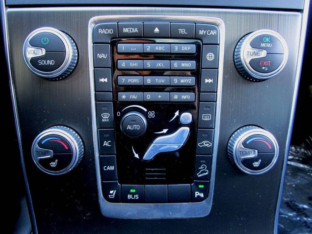 2015 Volvo V60 Image 26