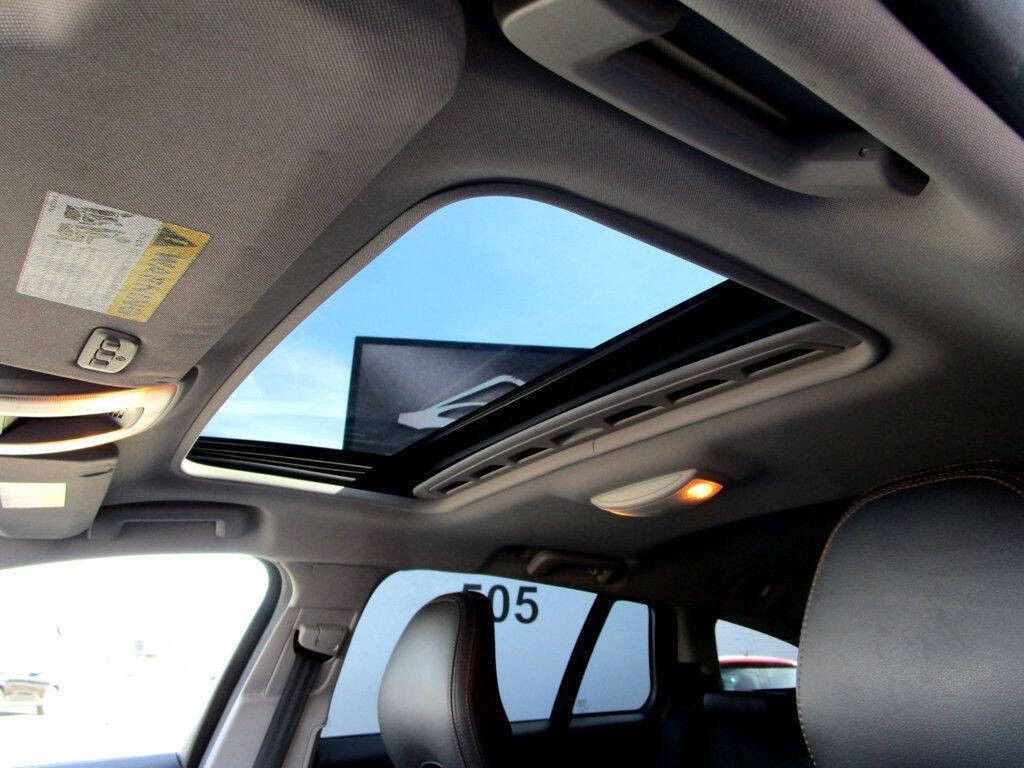 2015 Volvo V60 Image 27