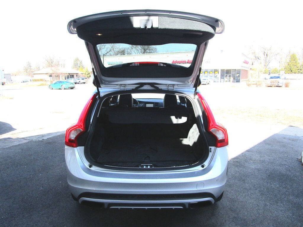 2015 Volvo V60 Image 30