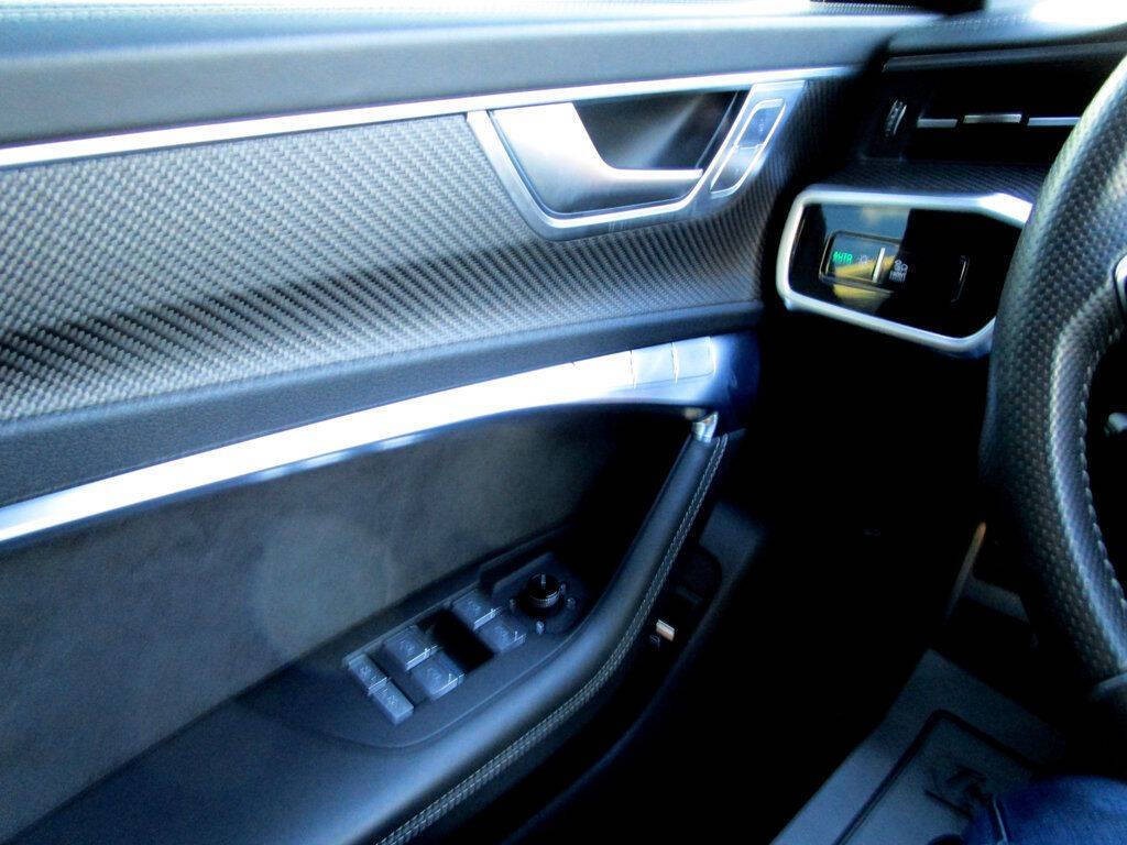 2021 Audi S6 Image 32