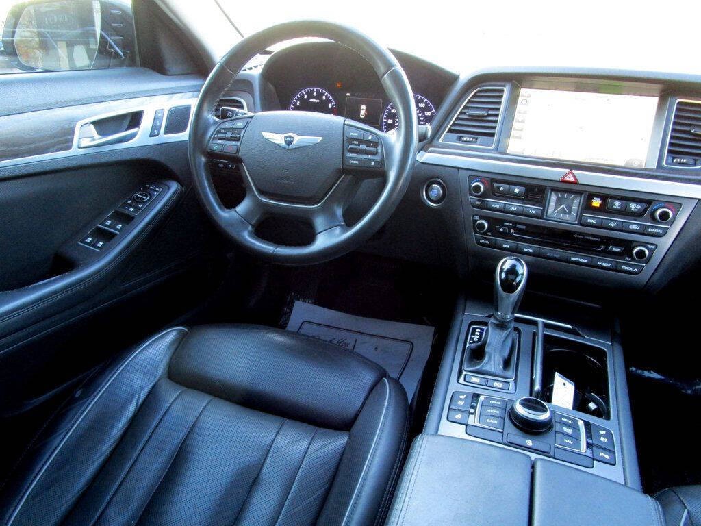 2016 Hyundai Genesis Image 19