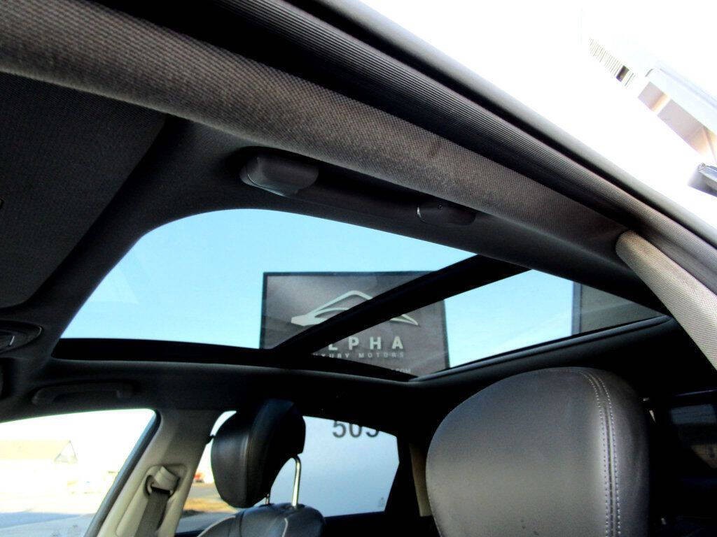 2016 Hyundai Genesis Image 29