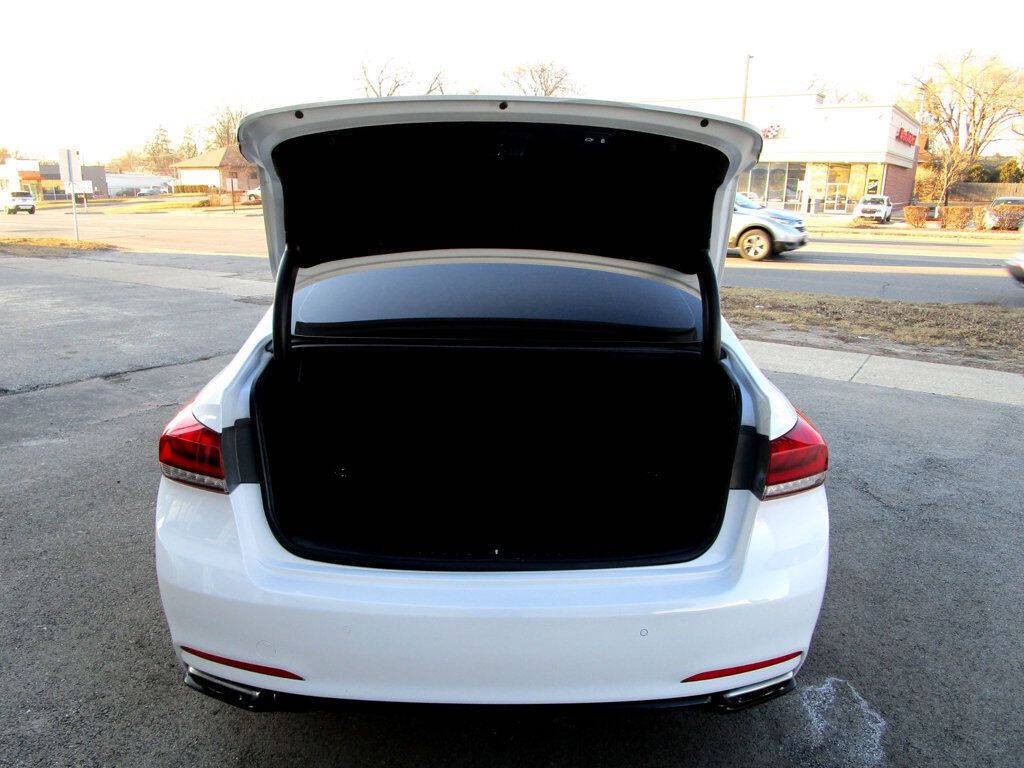 2016 Hyundai Genesis Image 35