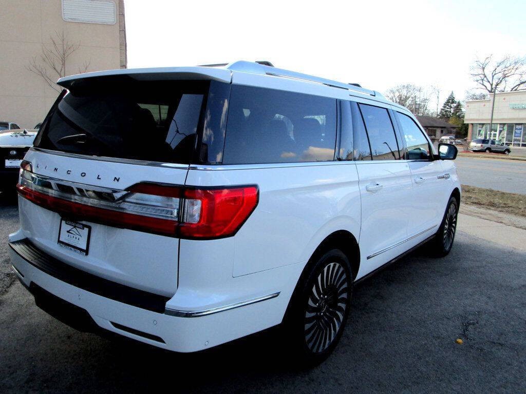 2021 Lincoln Navigator Image 8