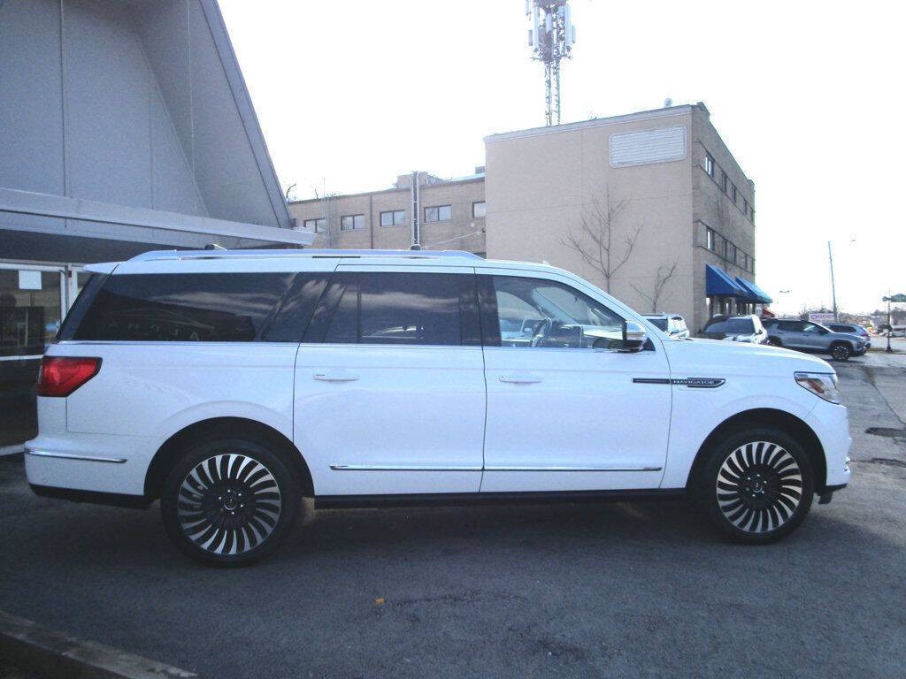 2021 Lincoln Navigator Image 11