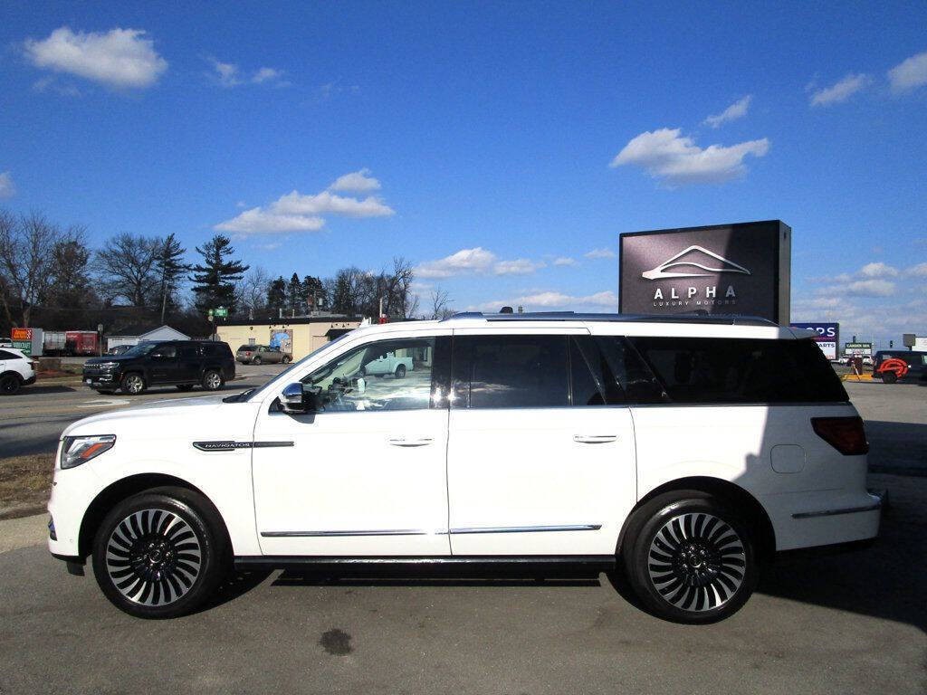 2021 Lincoln Navigator Image 12