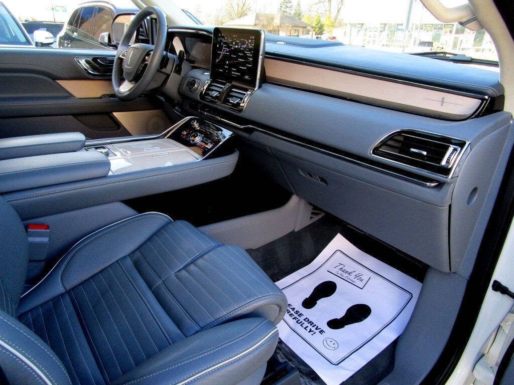2021 Lincoln Navigator Image 14