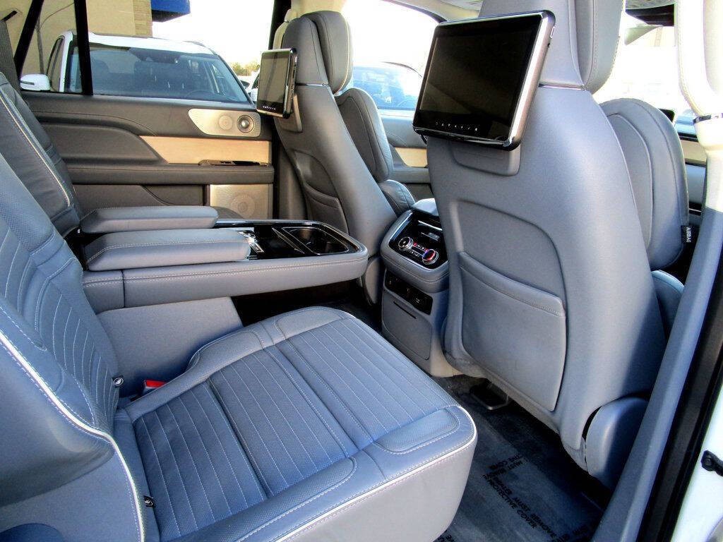 2021 Lincoln Navigator Image 20
