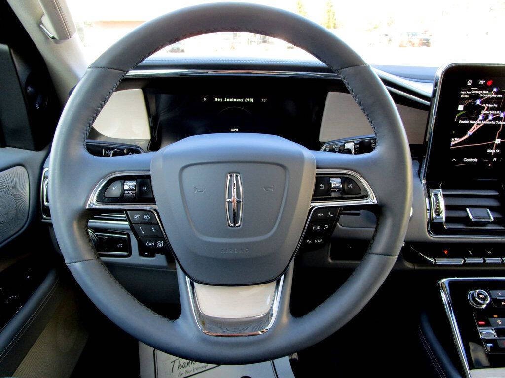 2021 Lincoln Navigator Image 24