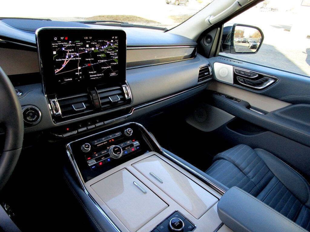 2021 Lincoln Navigator Image 25