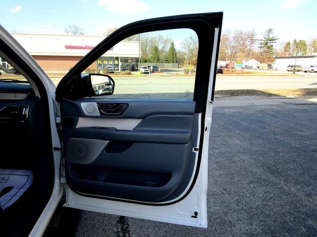 2021 Lincoln Navigator Image 45