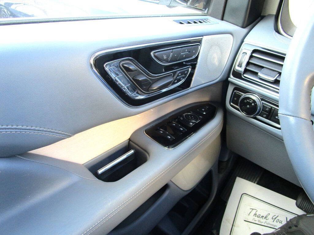 2021 Lincoln Navigator Image 50