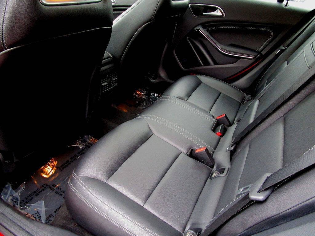 2019 Mercedes-Benz CLA-Class Image 17