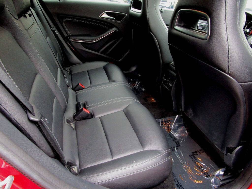 2019 Mercedes-Benz CLA-Class Image 18