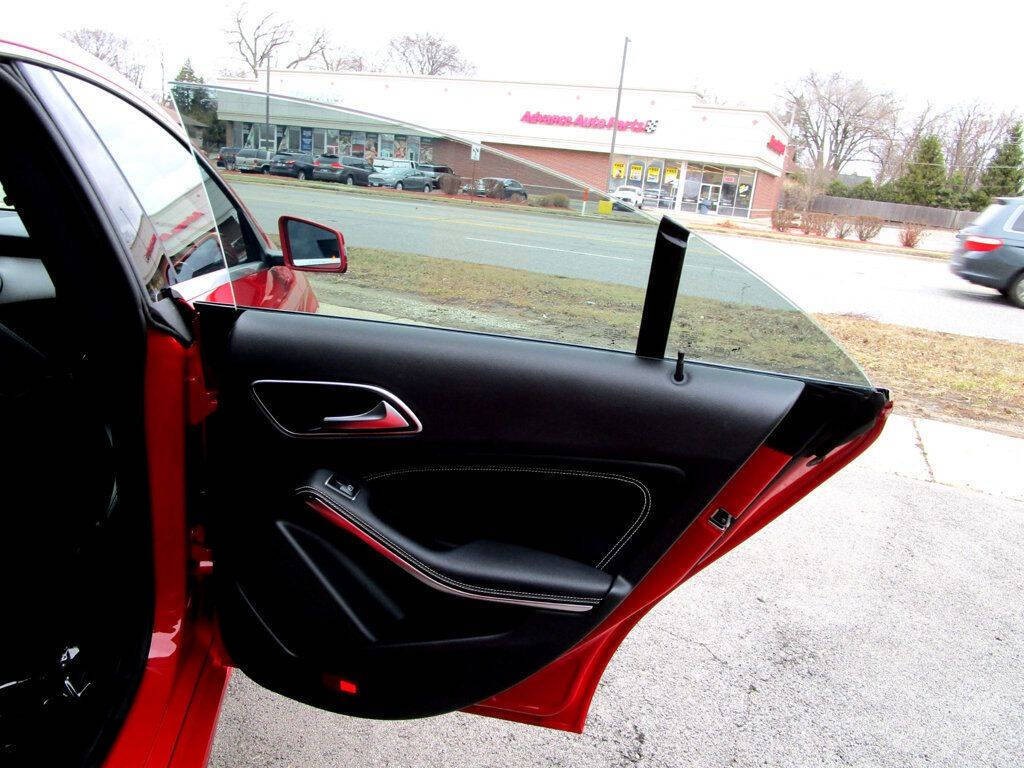 2019 Mercedes-Benz CLA-Class Image 32