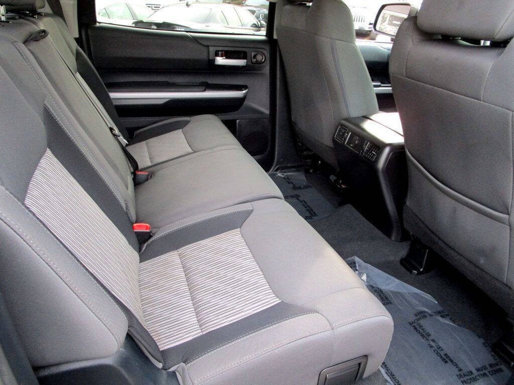 2015 Toyota Tundra Image 17