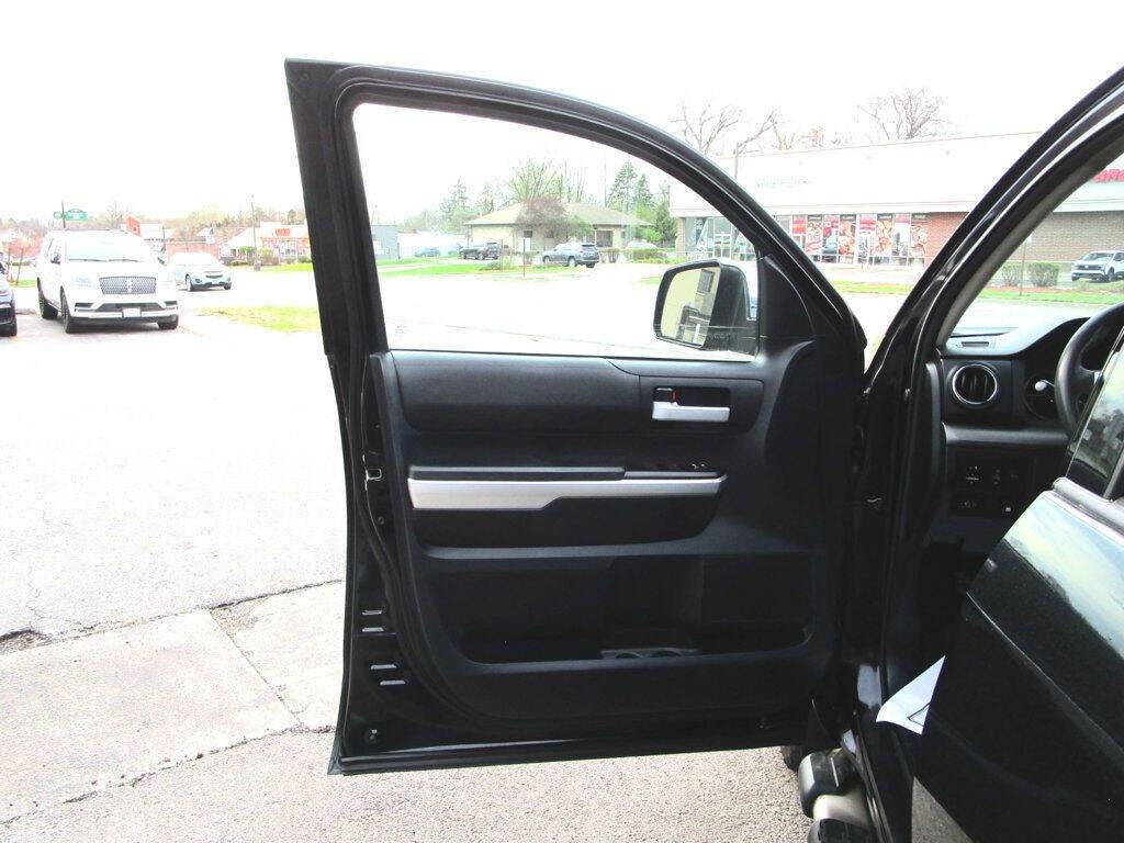 2015 Toyota Tundra Image 31