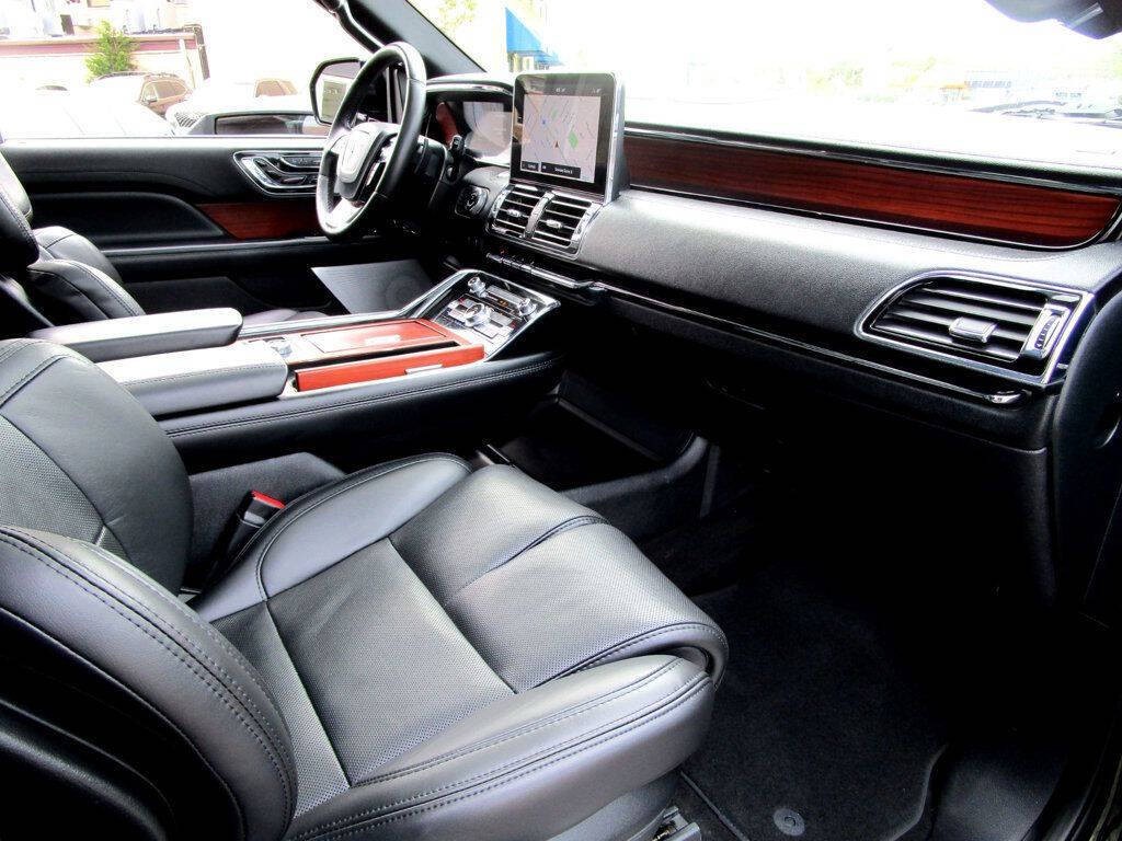2021 Lincoln Navigator Image 15