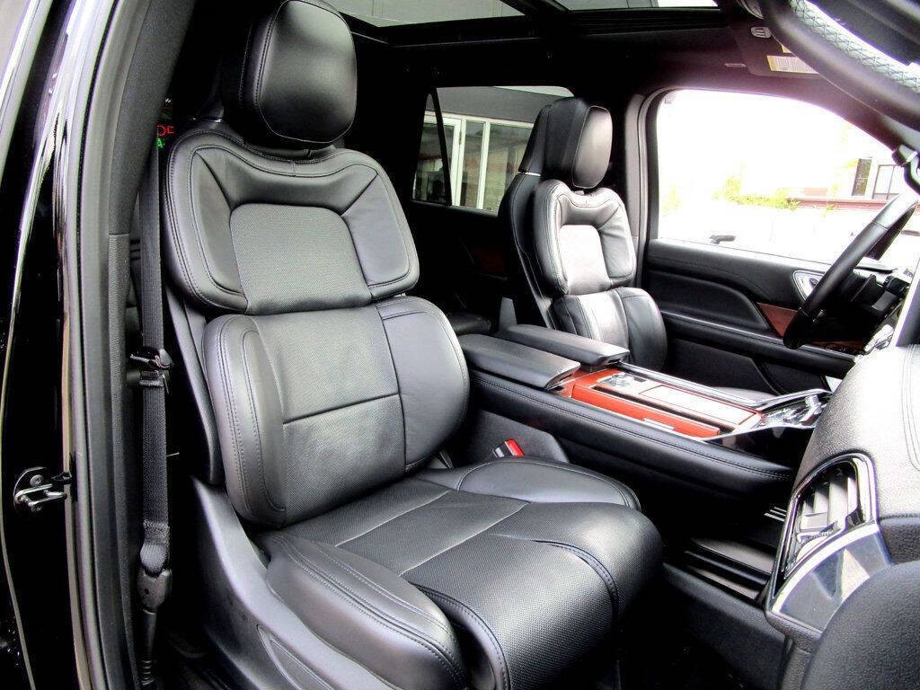 2021 Lincoln Navigator Image 16