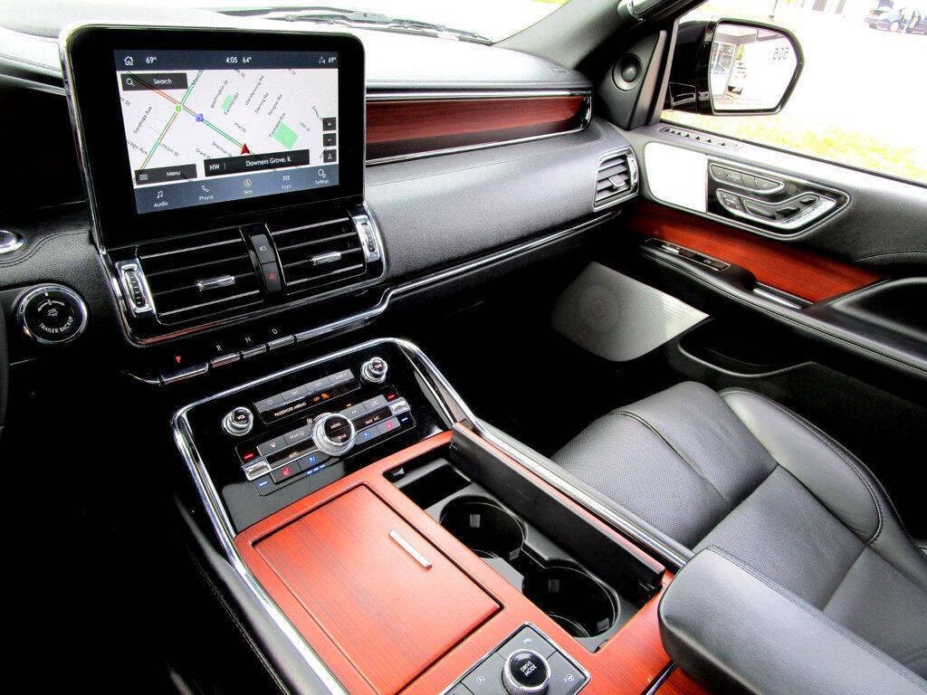 2021 Lincoln Navigator Image 25