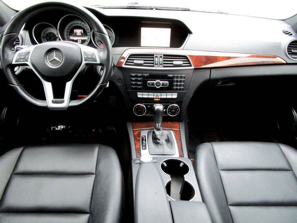 2013 Mercedes-Benz C-Class Image 2
