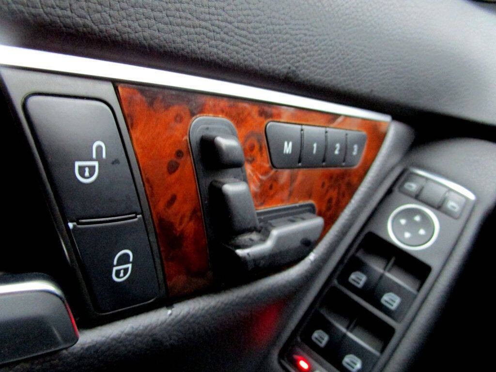 2013 Mercedes-Benz C-Class Image 25