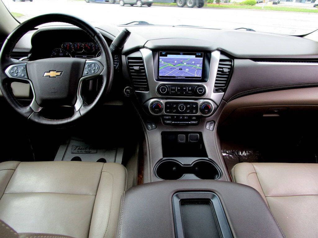 2019 Chevrolet Tahoe Image 2