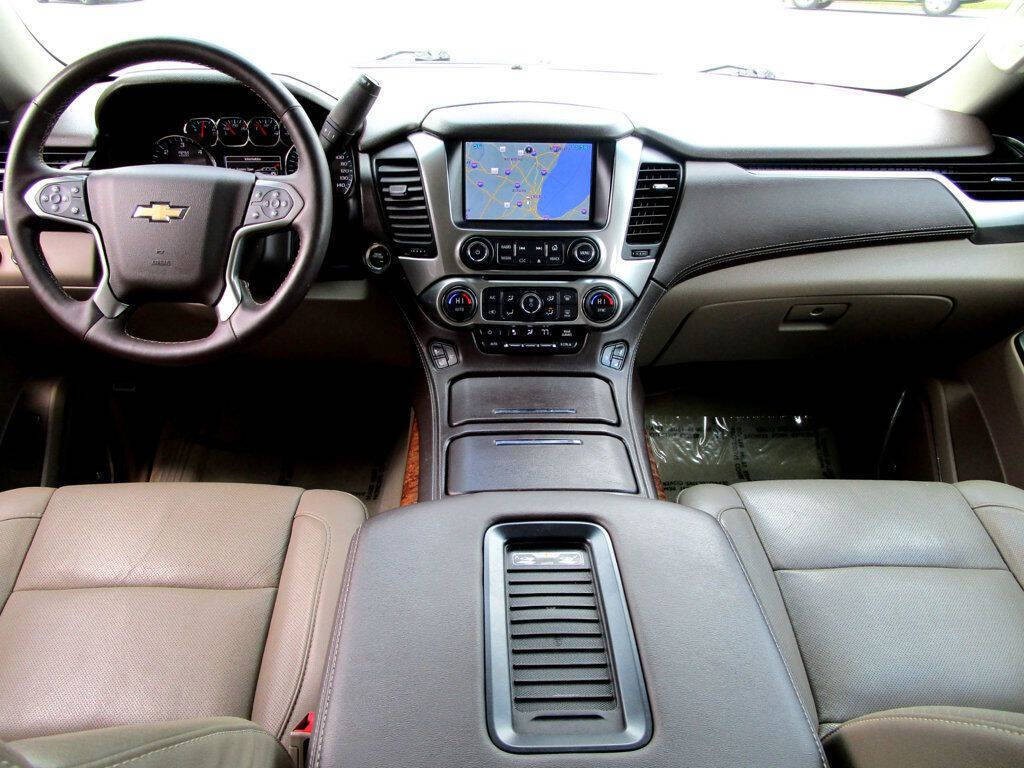 2015 Chevrolet Tahoe Image 2
