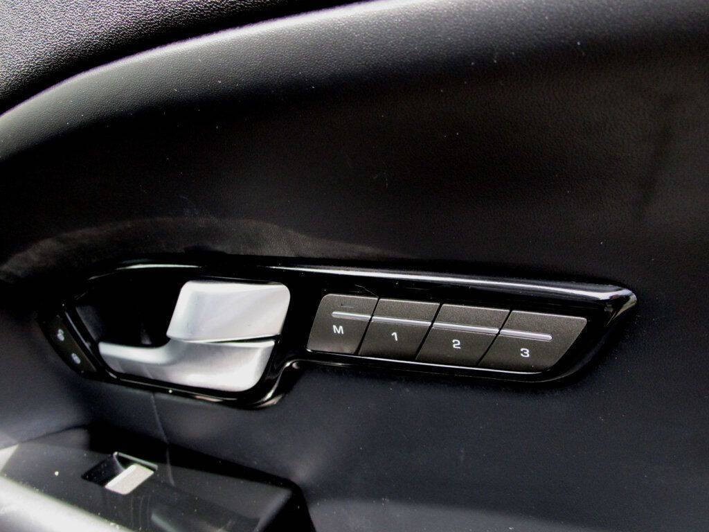 2017 Land Rover Range Rover Evoque Image 33